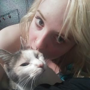 Meet your Posher, Caitlin